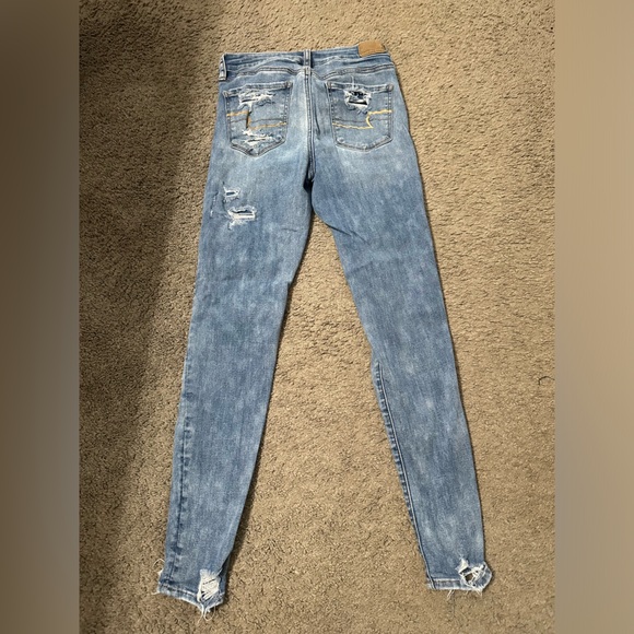 Women’s American Eagle Next Level Stretch Jeans - Picture 2 of 4